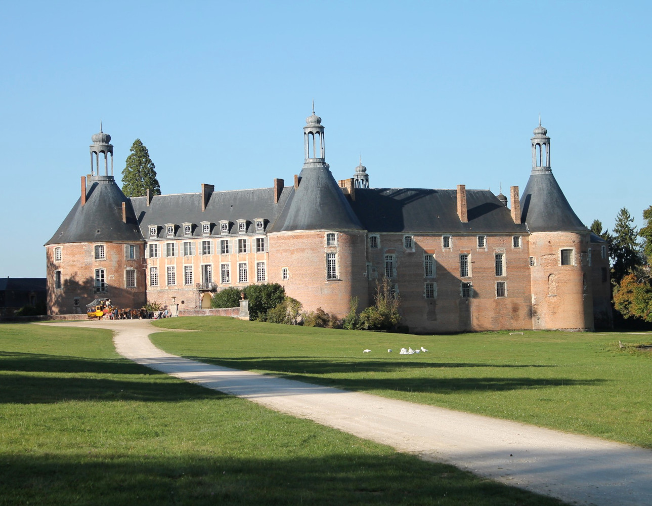 Rendr : Le château de Saint-Fargeau en Bourgogne-Franche-Comté - parcours numérique Legendr
