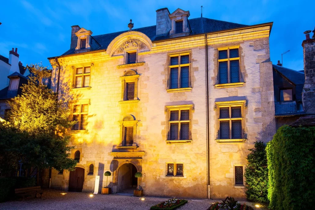 Hôtel Lallemant illuminé lors des Nuits Lumière de Bourges