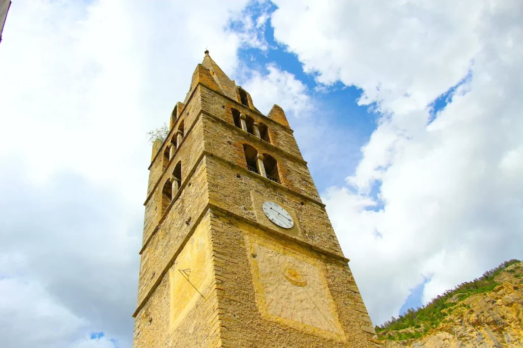 Le clocher de l’église Saint-Laurent des Vigneaux