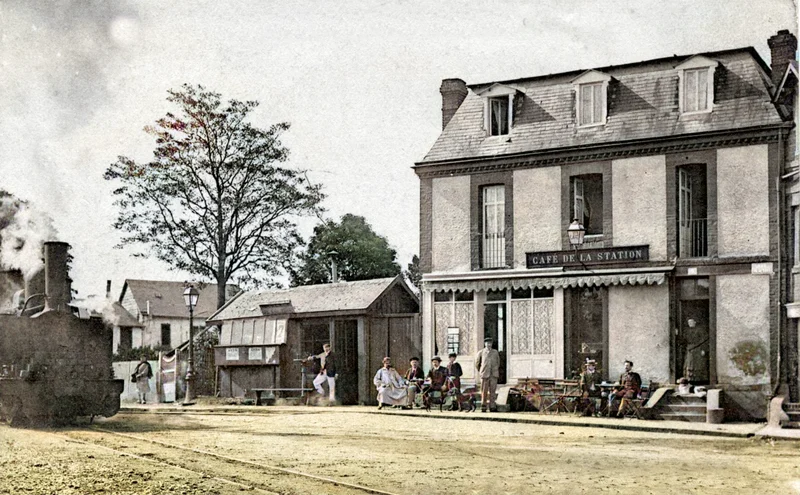 Carte postale ancienne de la gare de Pont-l’Évêque, colorisée pour un parcours Legendr