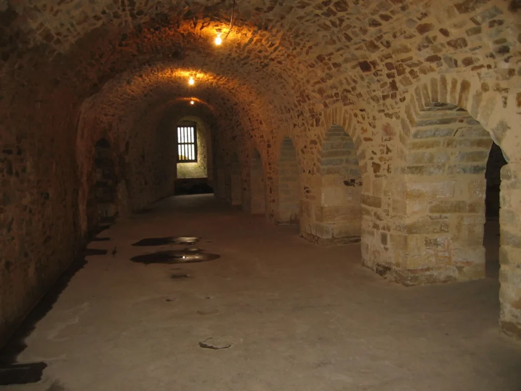 Salle souterraine du bastion du Roy à Rocroi