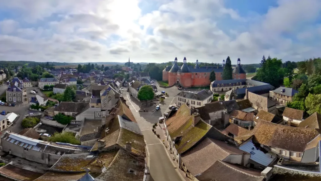 Vue sur Saint-Fargeau depuis le sommet du beffroi (capture 360° du parcours Legendr)