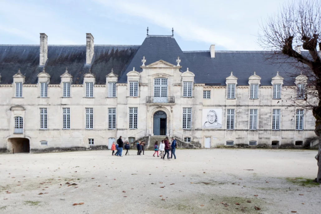 La cour de l’Abbaye royale de Saint-Jean-d’Angély